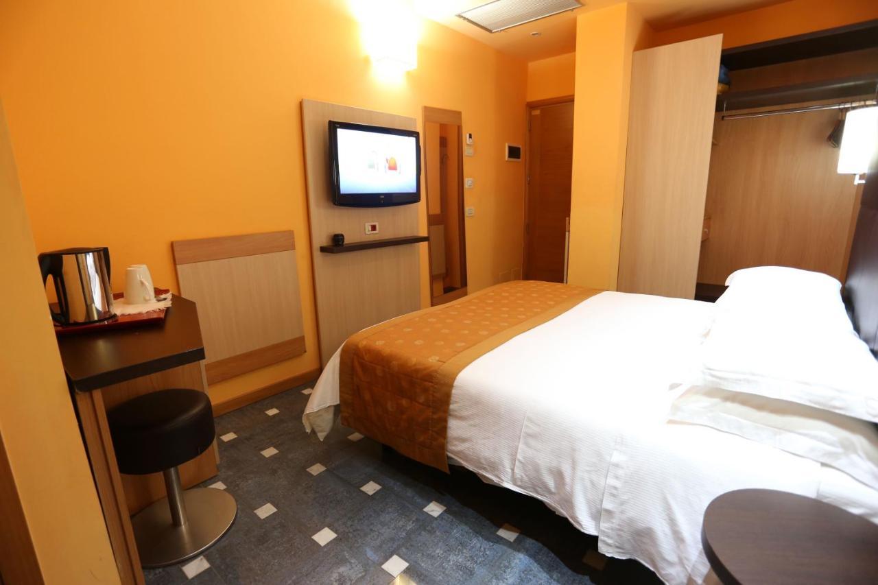 Hotel Genty Rimini Phòng bức ảnh